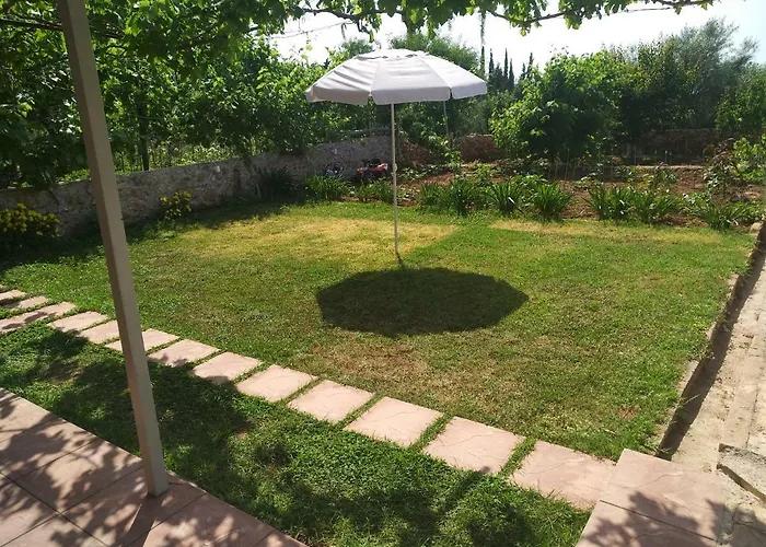 Despoina * Tsoukaládhes